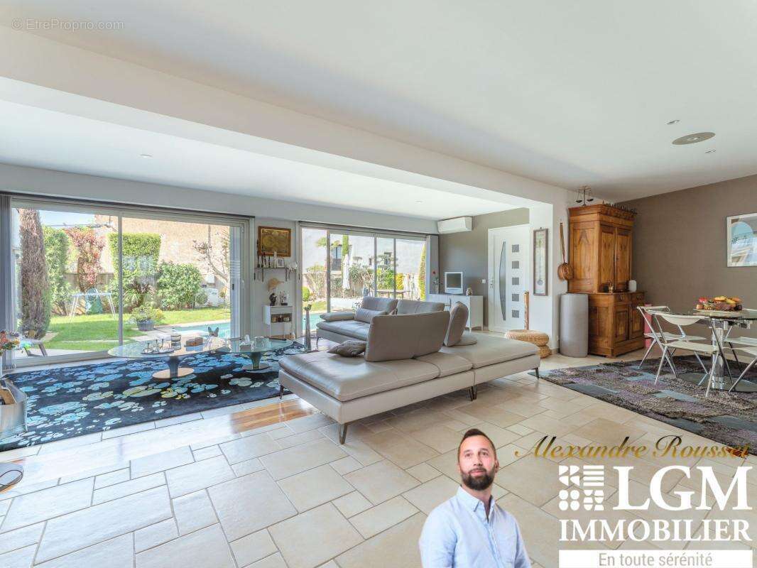  Villa contemporaine de plain-pied avec piscine chauffée et prestations haut de gamme - photo 6