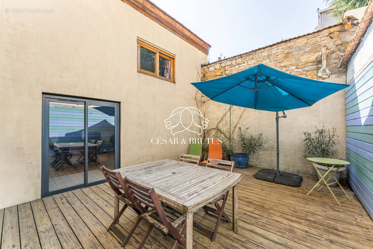 Appartement à LYON-6E