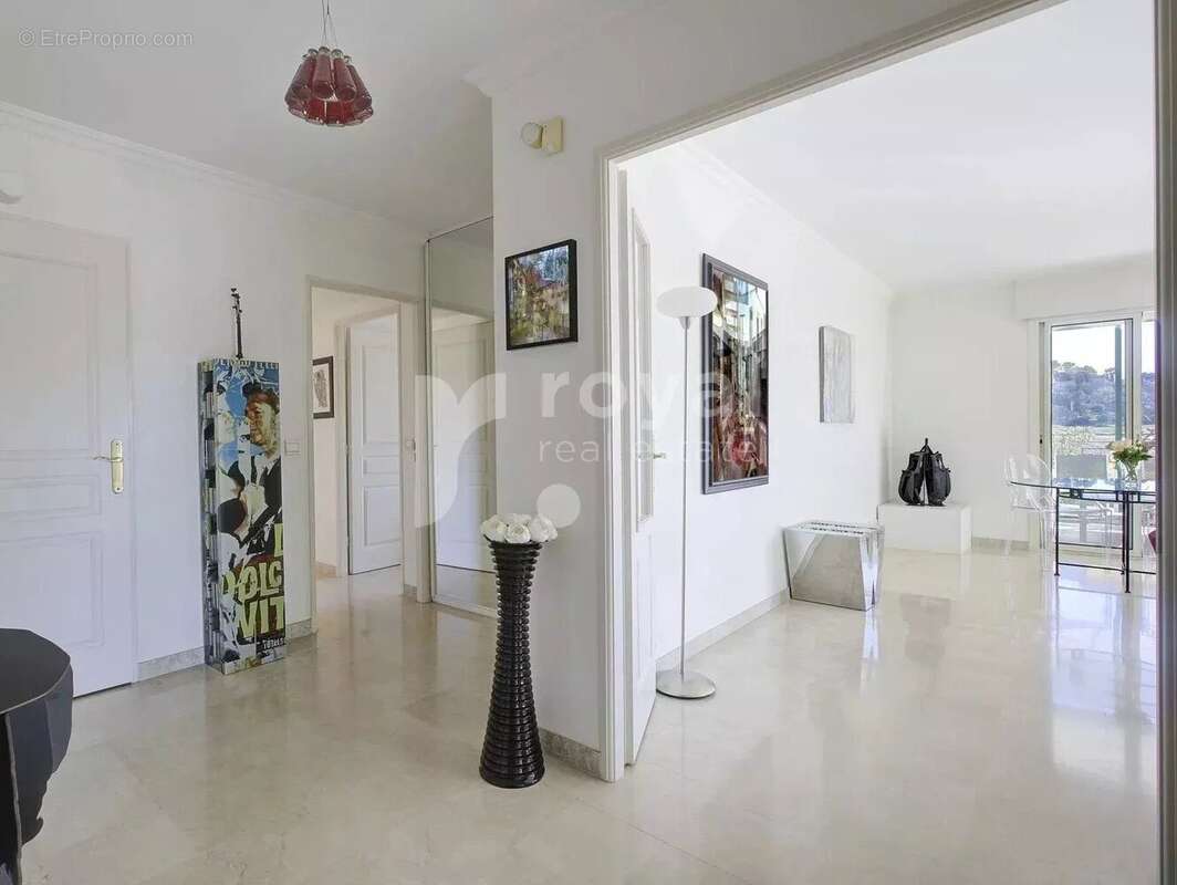 Appartement à MOUGINS