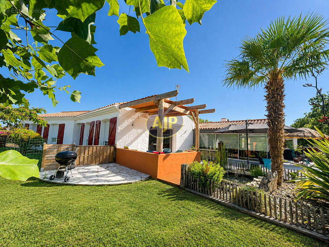 Maison à LE PERRIER