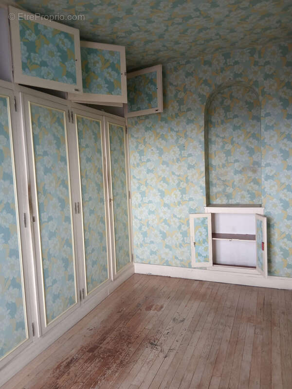 Appartement à LES LILAS