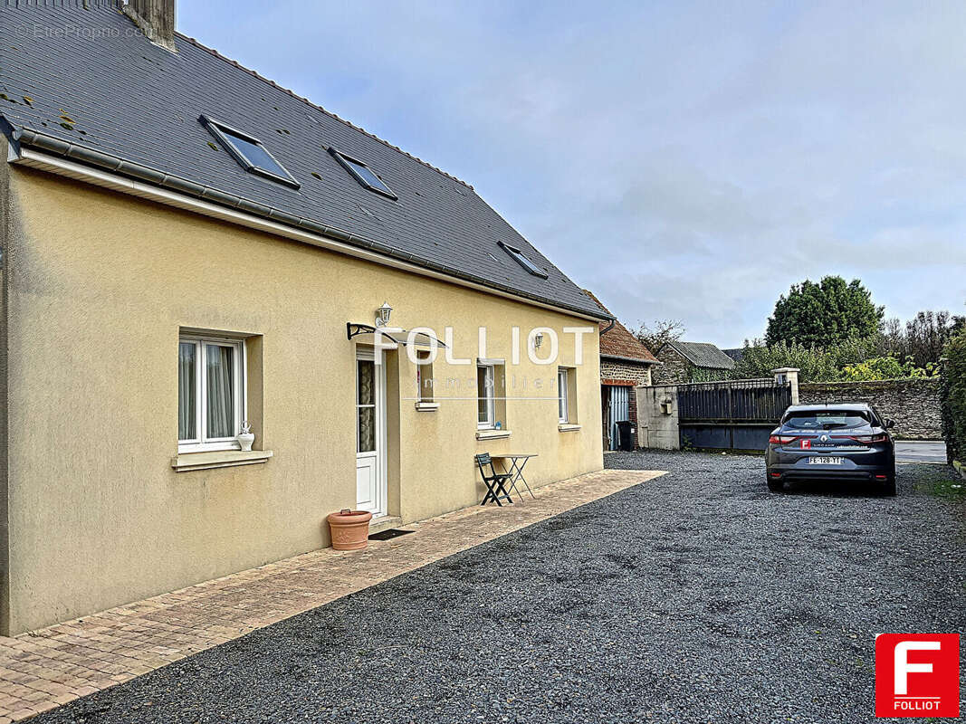 Terrain à LE MOLAY-LITTRY