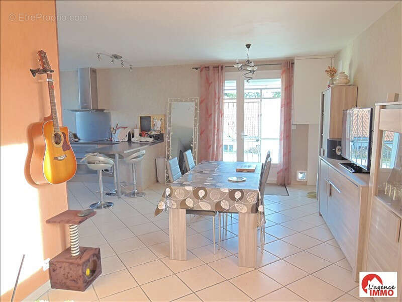 A vendre a saint aignan de grand lieu - jolie maison de 70m2, 2 chambres, jardin et garage - photo 4