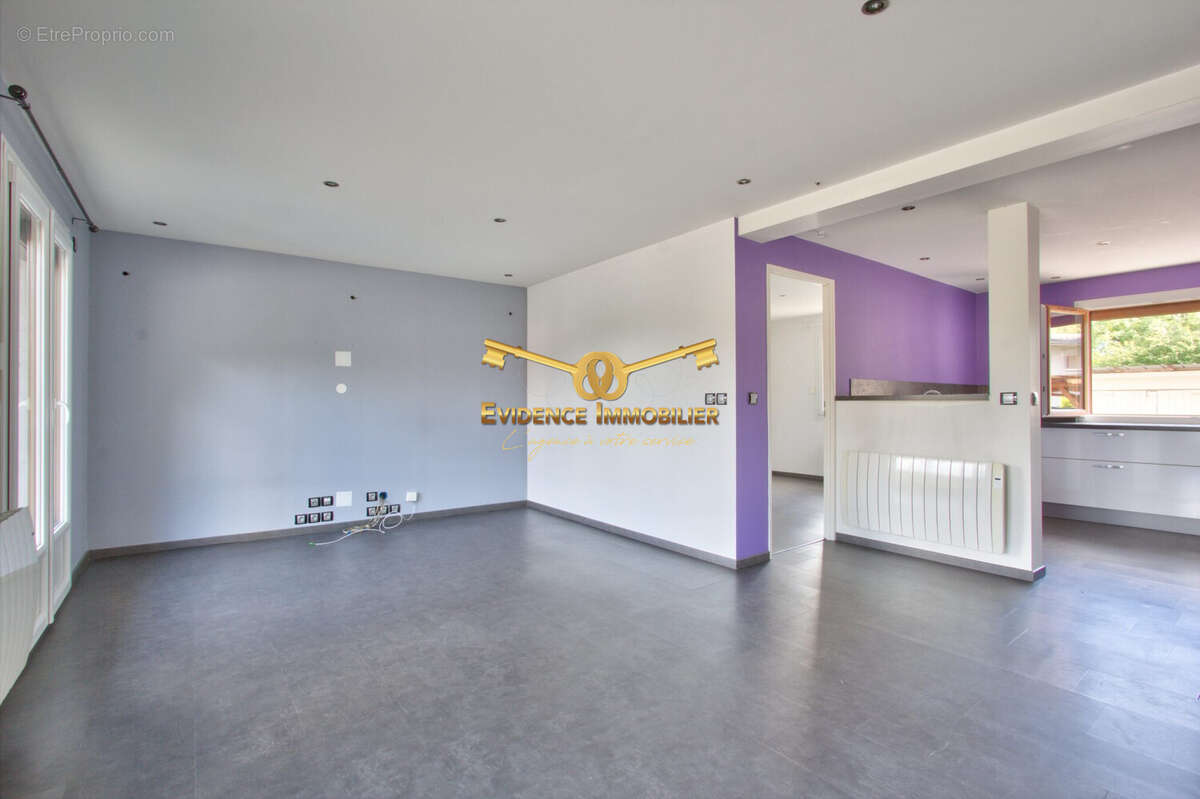 Appartement à GRIGNON