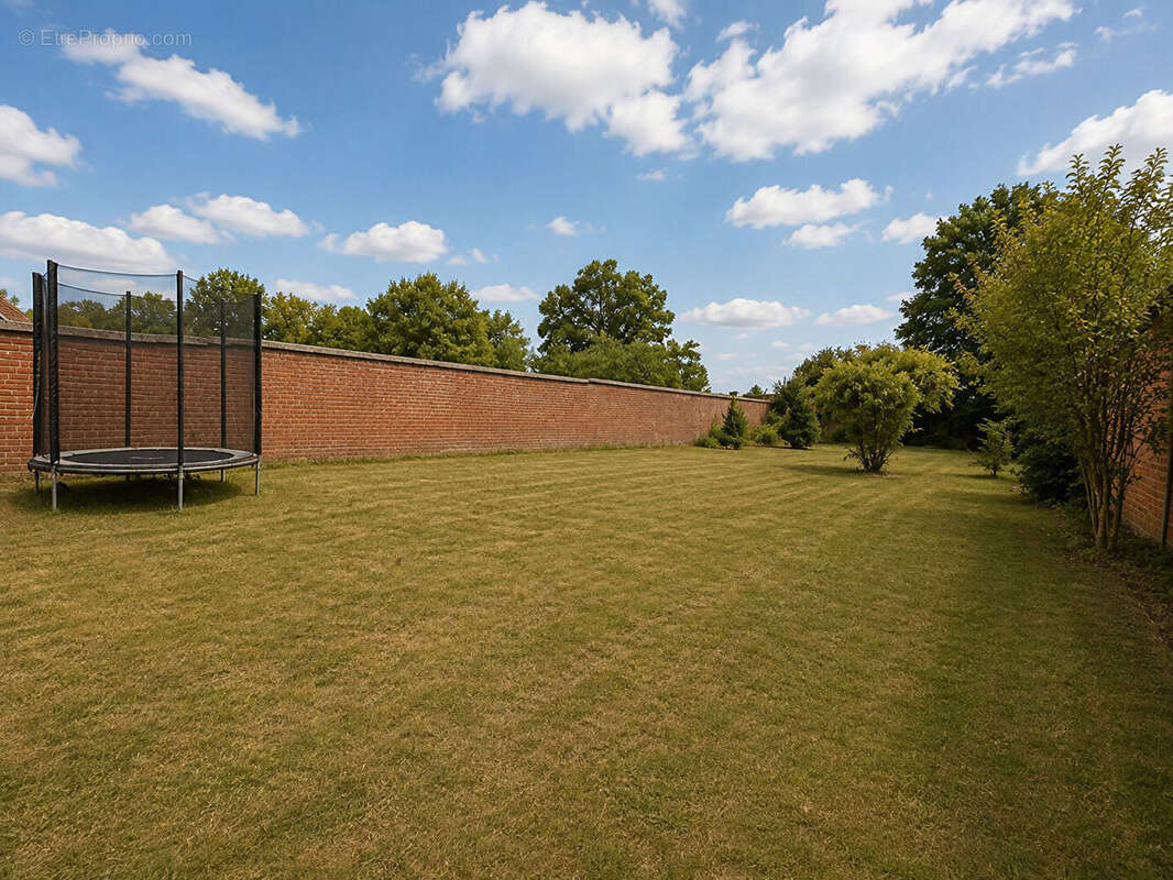 Maison individuelle avec grange, dépendances et garages - photo 11