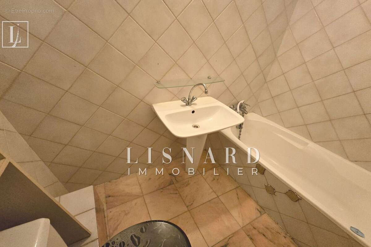 Appartement à VALLAURIS