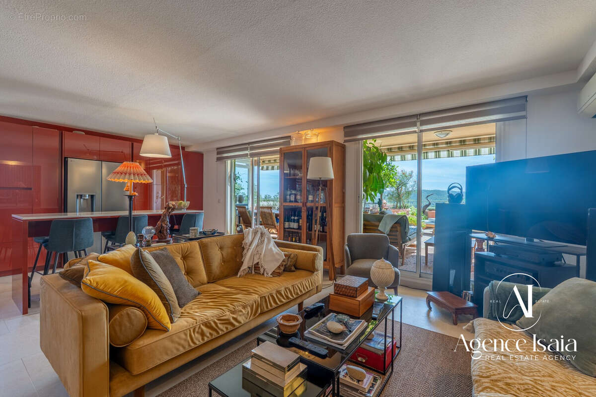 Appartement à BORMES-LES-MIMOSAS