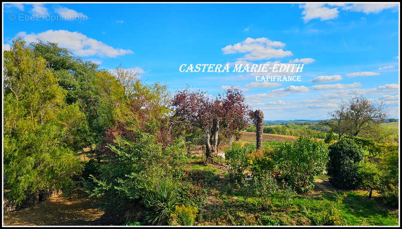 Maison à VIC-FEZENSAC