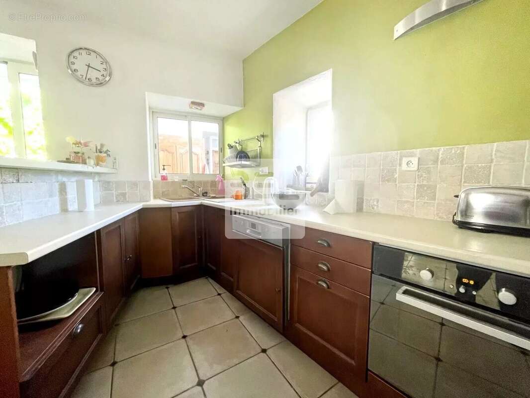 Appartement à SUZE-LA-ROUSSE