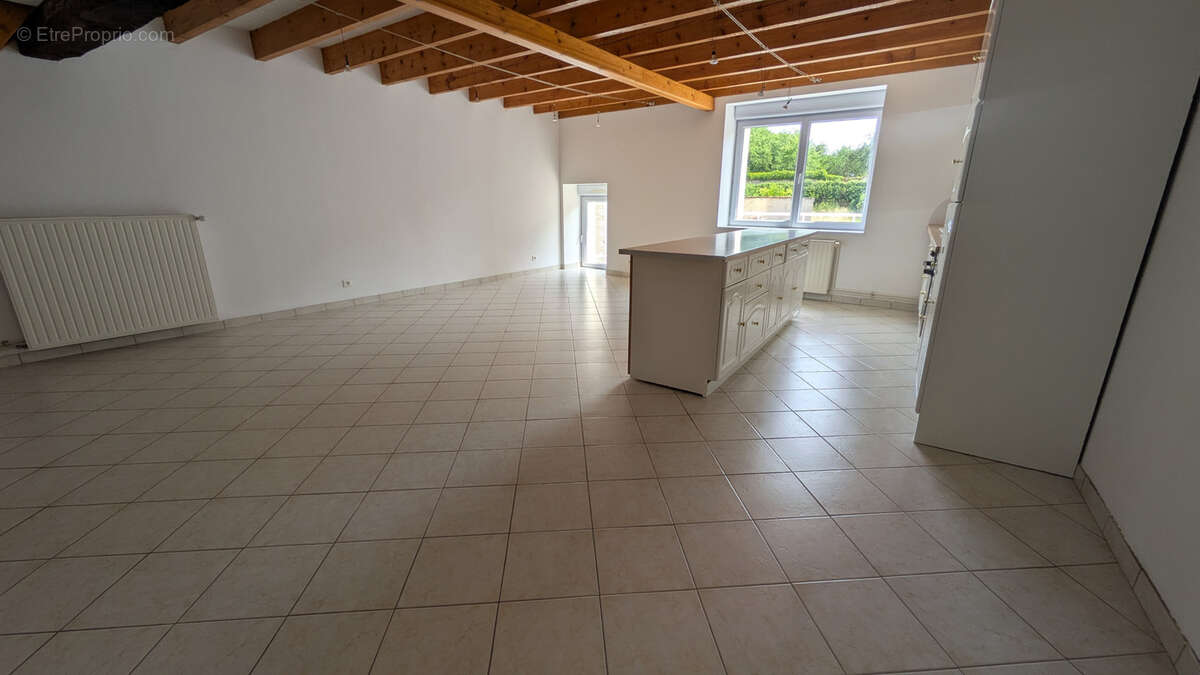 Mieux qu’un appartement, venez visiter cette grande maison de village de 148 m2 habitables. - photo 2