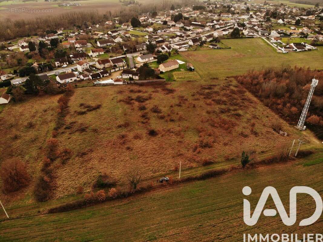Photo 3 - Terrain à CHATELLERAULT
