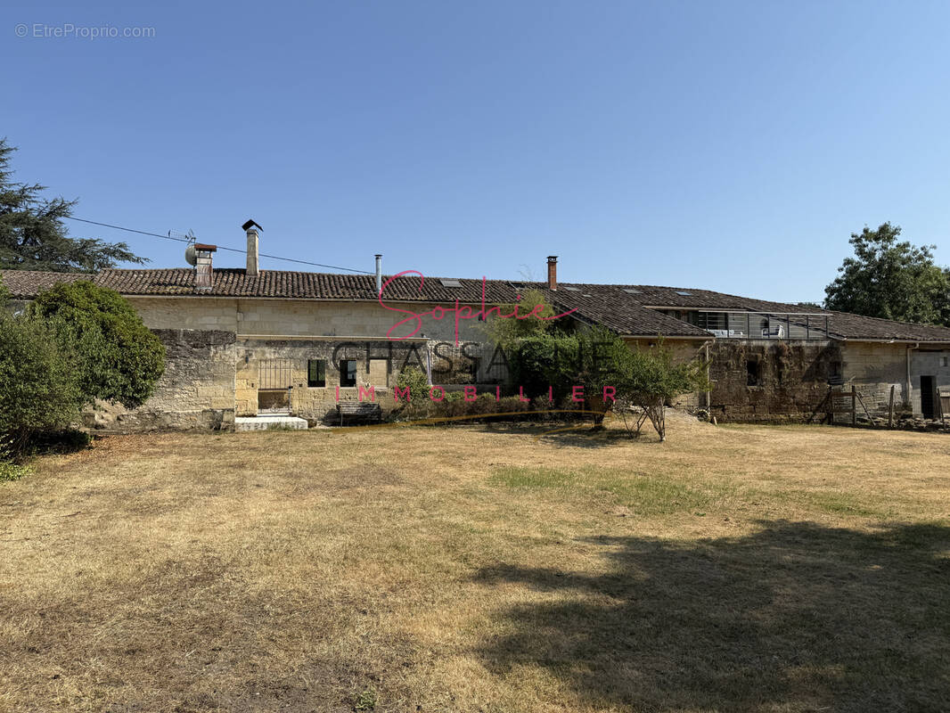 Maison à SAINT-EMILION