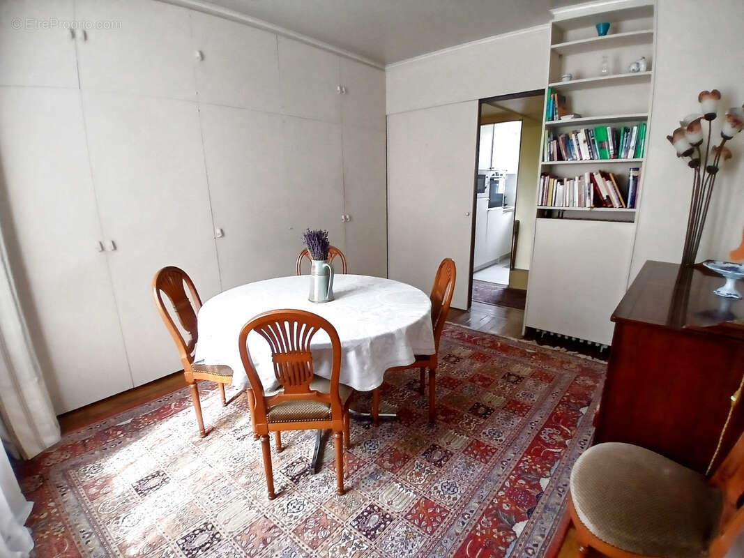 Appartement à PARIS-12E