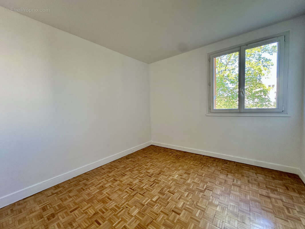 Appartement à LES CLAYES-SOUS-BOIS