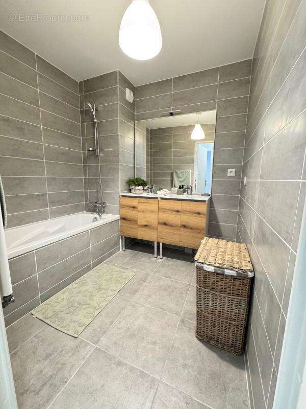 Appartement à LYON-9E