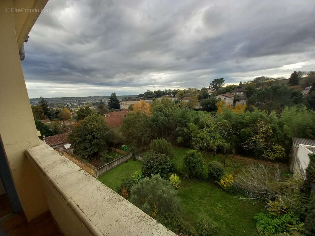 Appartement à FUMEL