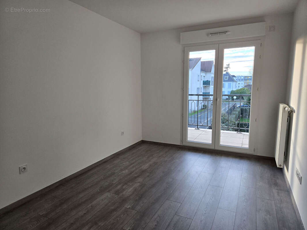 Appartement à SAINTE-GENEVIEVE-DES-BOIS