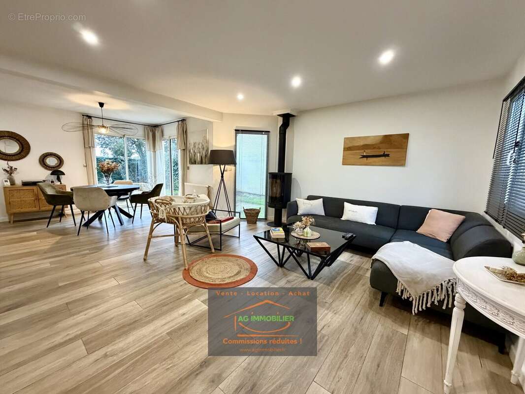 Maison à LA CHAPELLE-DES-FOUGERETZ