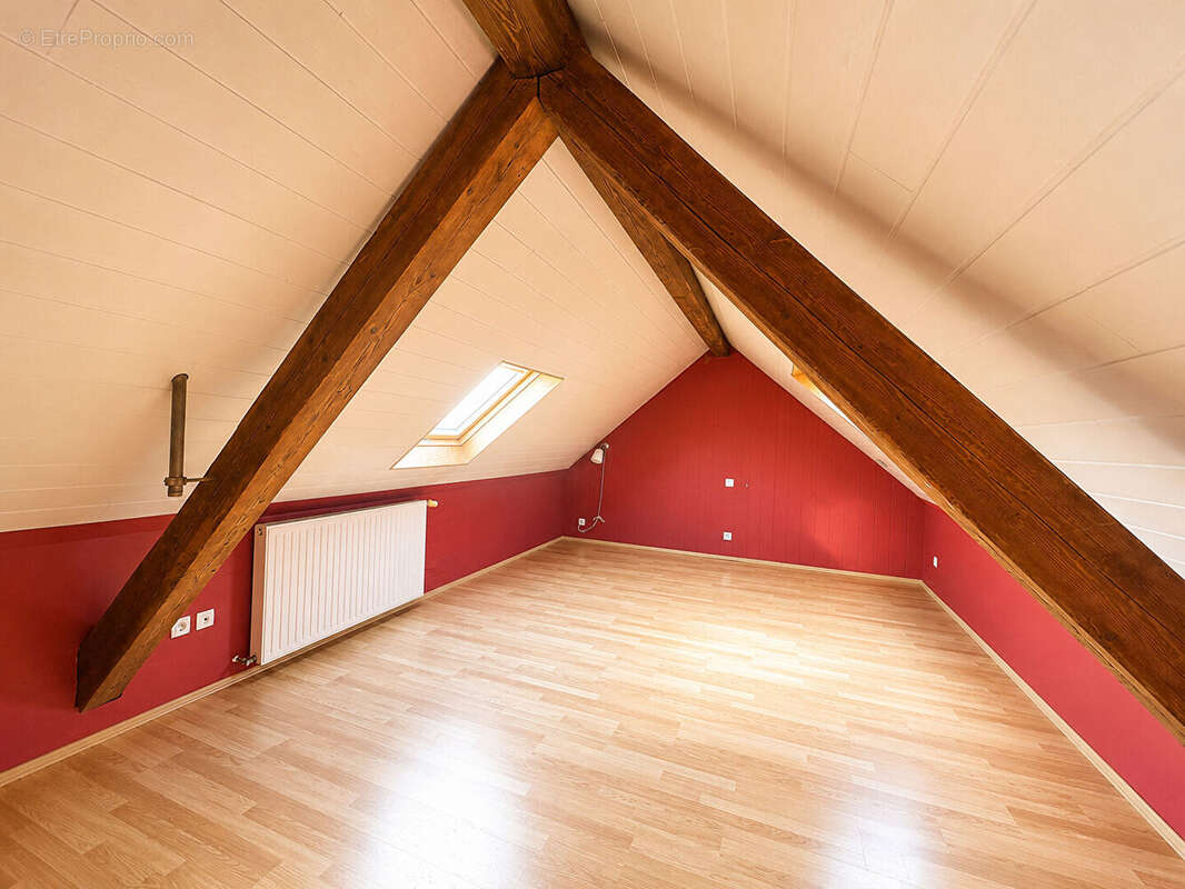 Maison divisée en deux appartements située à PONT DE ROIDE - photo 8