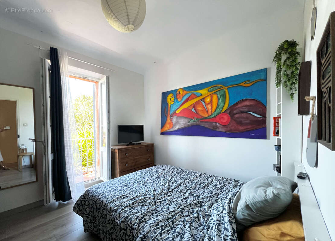 Toulon Siblas - Un charme fou pour cette maison ancienne avec jardin et piscine - photo 10