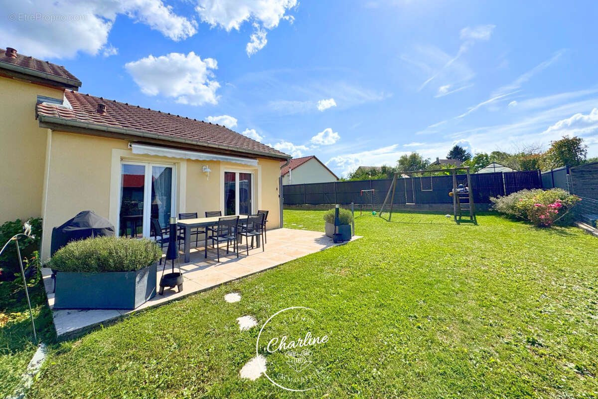 Maison à SAINT-PRIVAT-LA-MONTAGNE