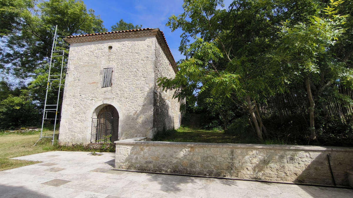 Maison à CASTELSAGRAT