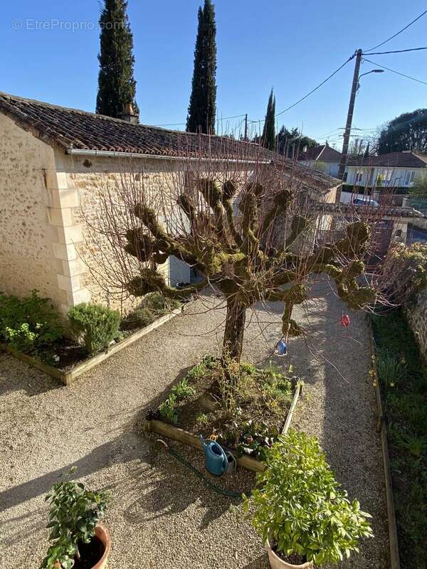 Maison à FONTAINE-LE-COMTE