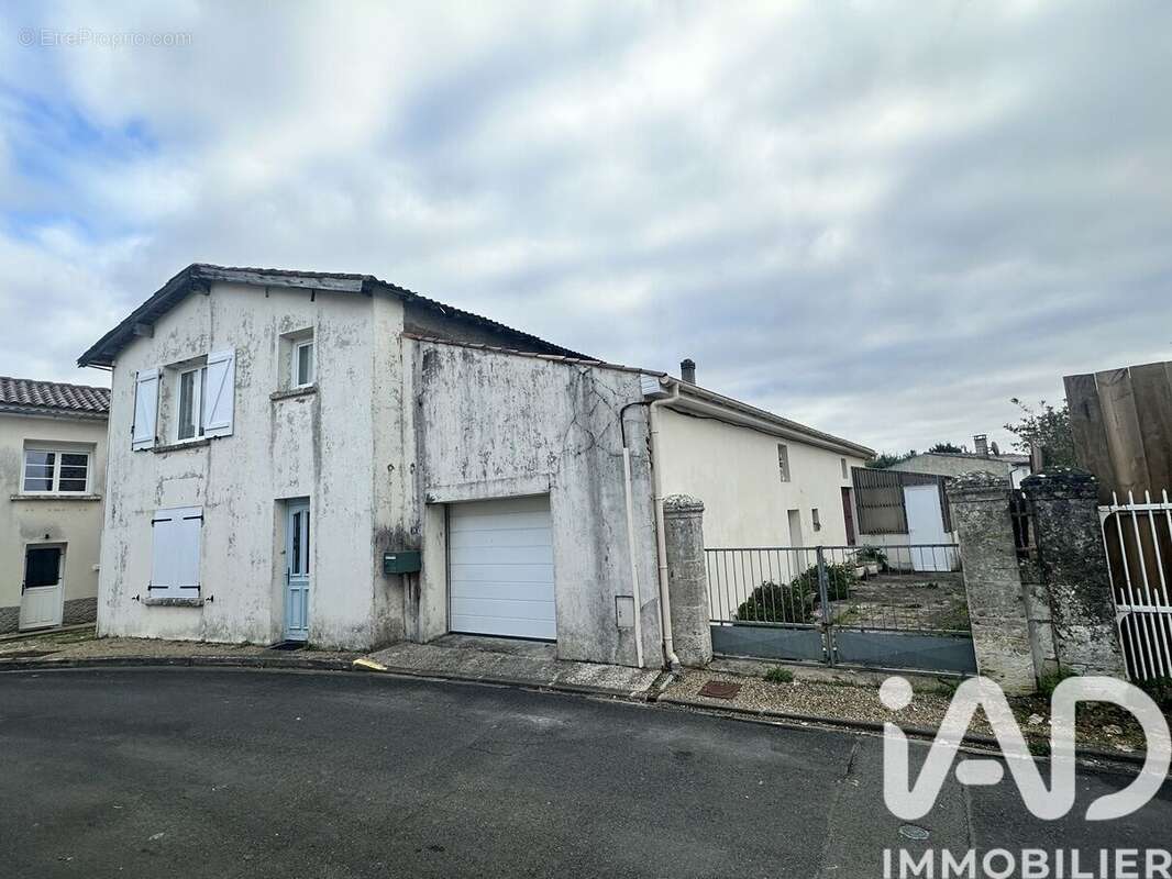 Photo 2 - Maison à MOSNAC