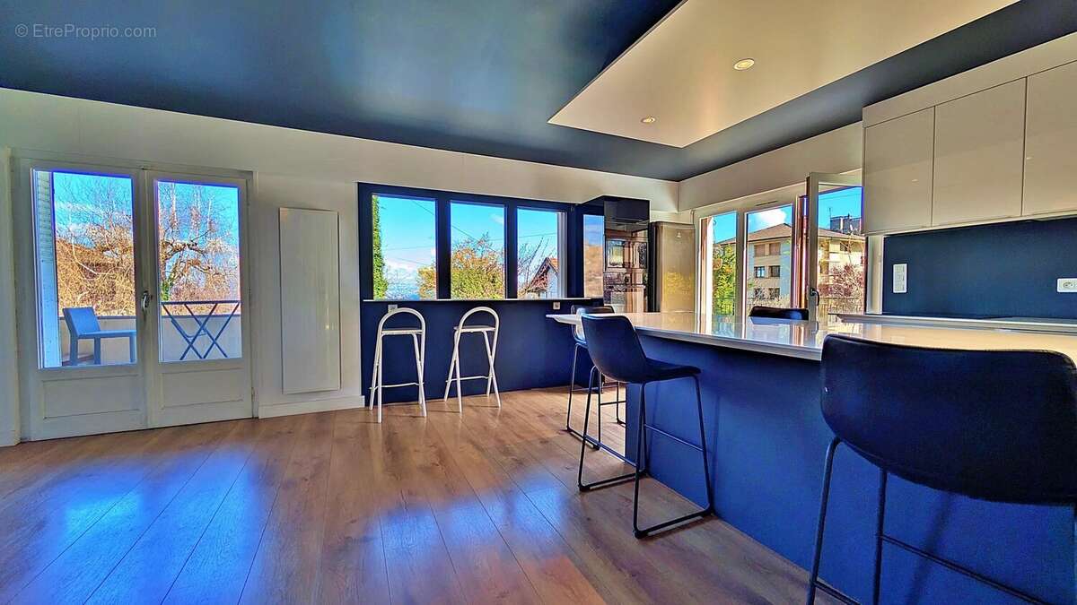 Appartement à EVIAN-LES-BAINS