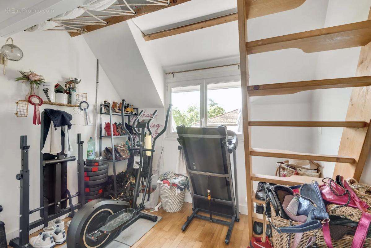 Appartement à SAINT-MAUR-DES-FOSSES