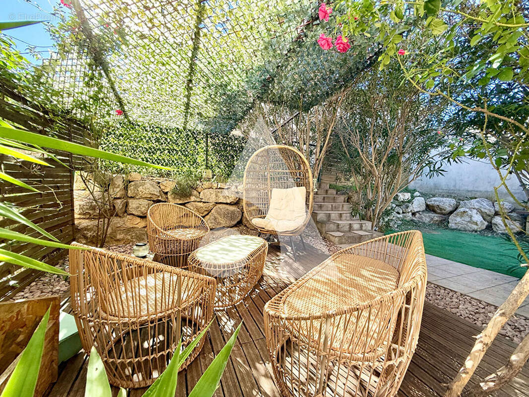 Appartement à PEYROLLES-EN-PROVENCE