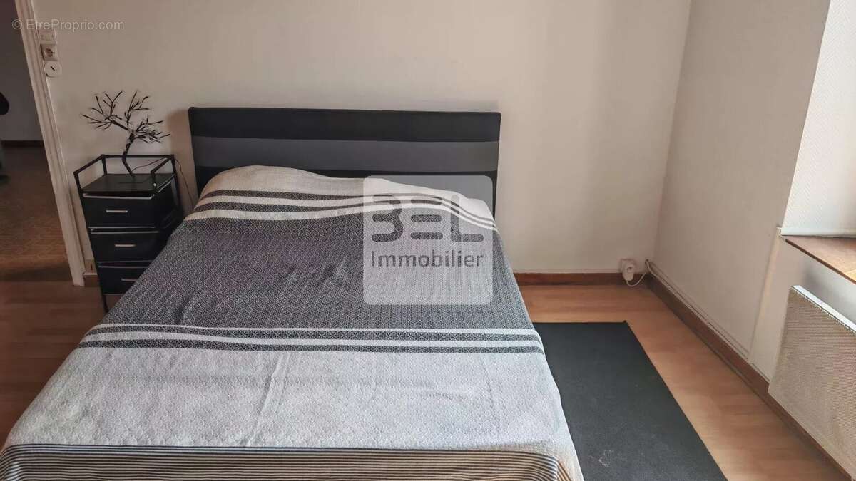 Appartement à BAGNOLS-SUR-CEZE