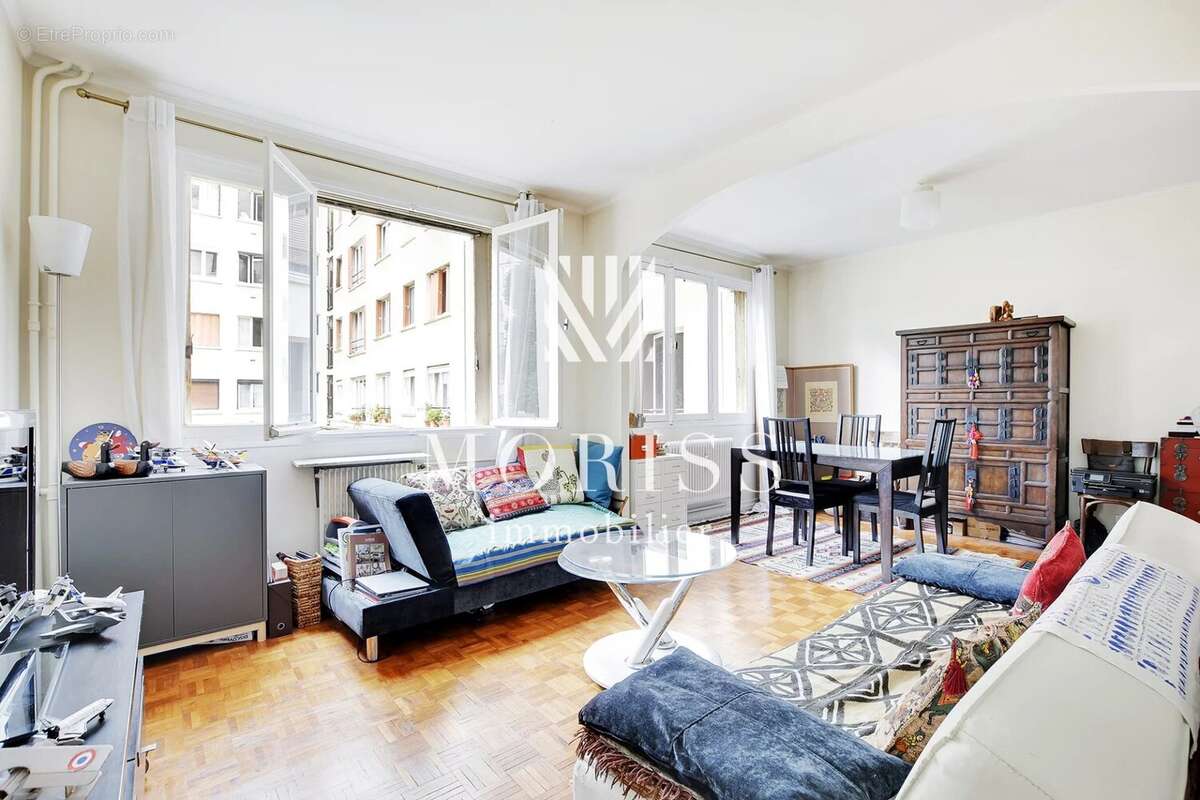 Commerce à PARIS-16E