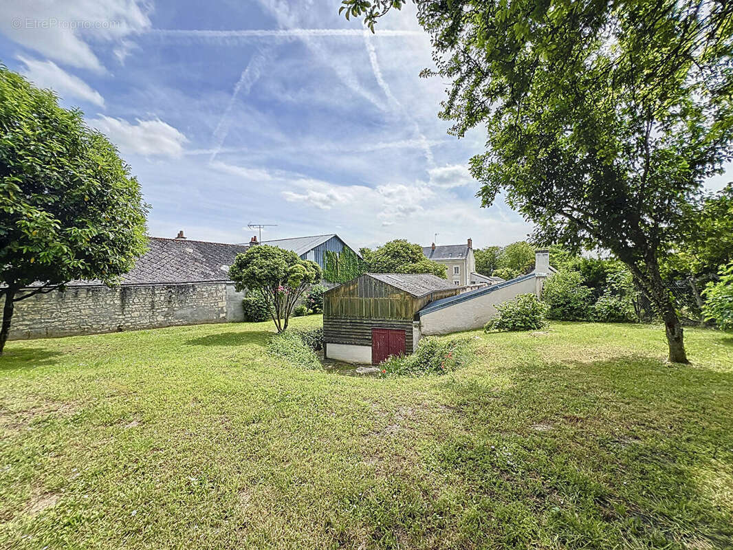 Maison à AMBILLOU-CHATEAU