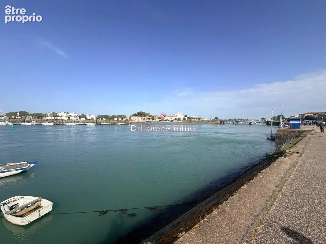 Commerce 54 m² à vendre à Saint-Gilles-Croix-De-Vie (85800) - photo 3