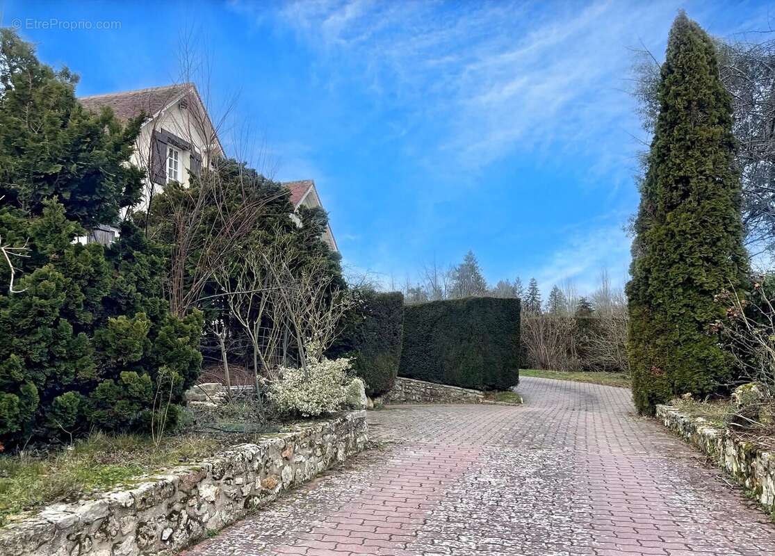 Maison à THOIRY