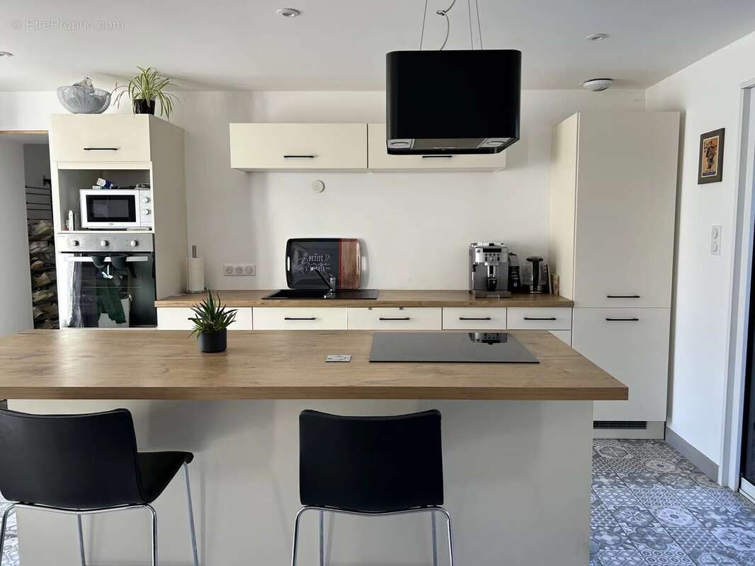 Maison à LA CHAPELLE-SAINT-LAURENT