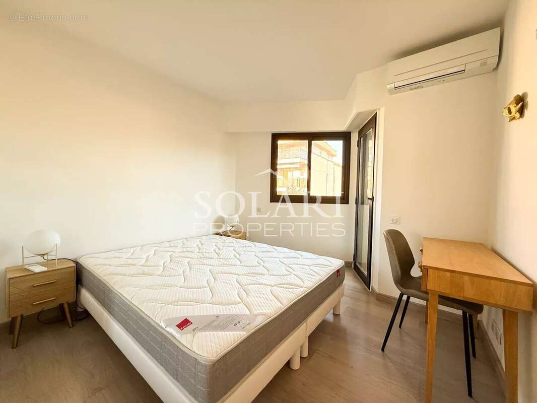 Appartement à MANDELIEU-LA-NAPOULE