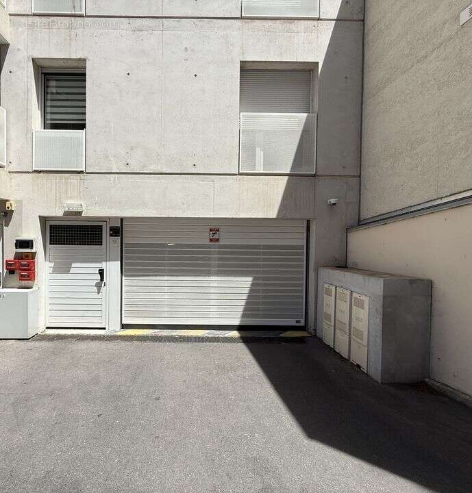 Parking à MARSEILLE-6E