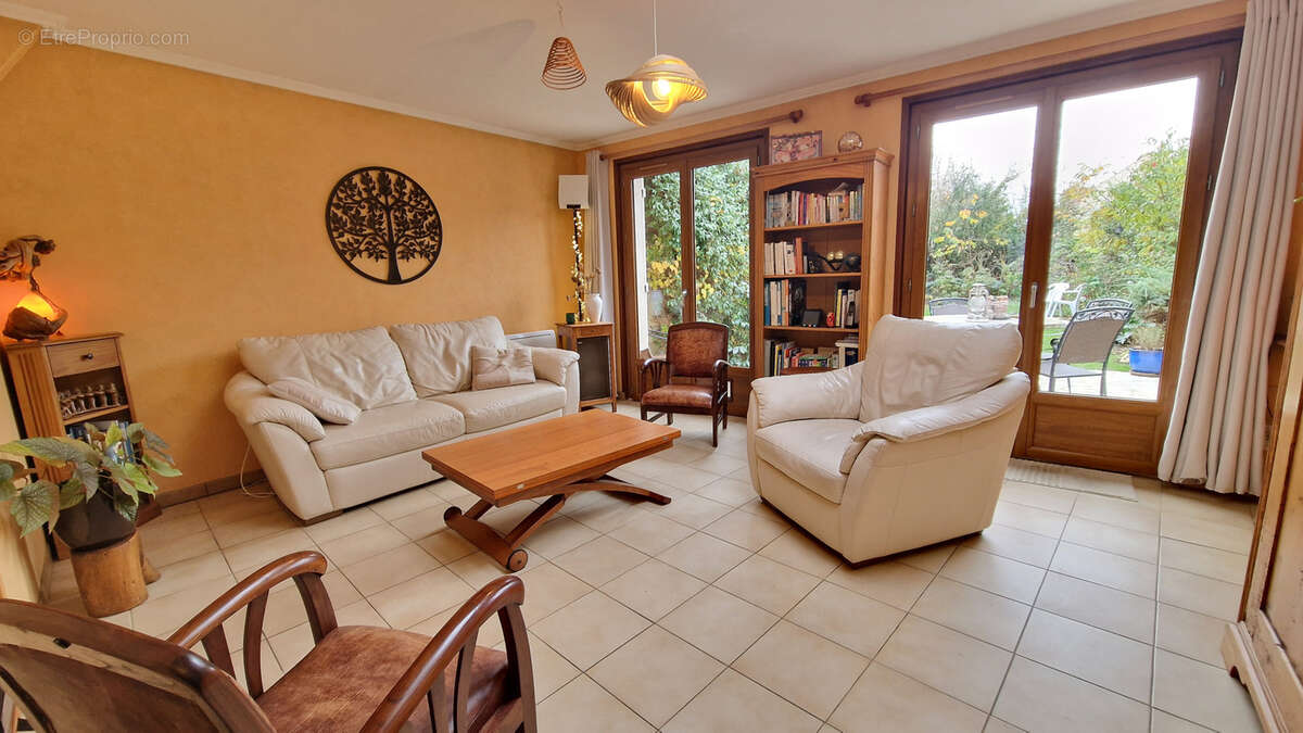 Maison à MARLY-LA-VILLE