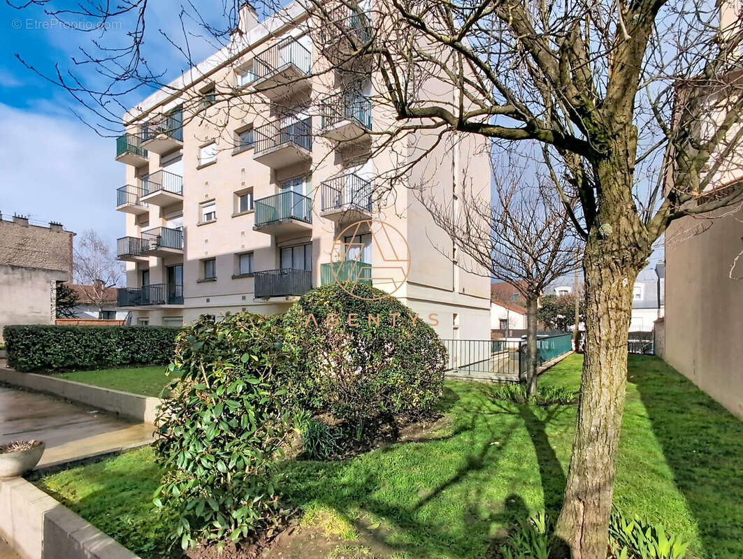 Appartement à SAINT-MAUR-DES-FOSSES