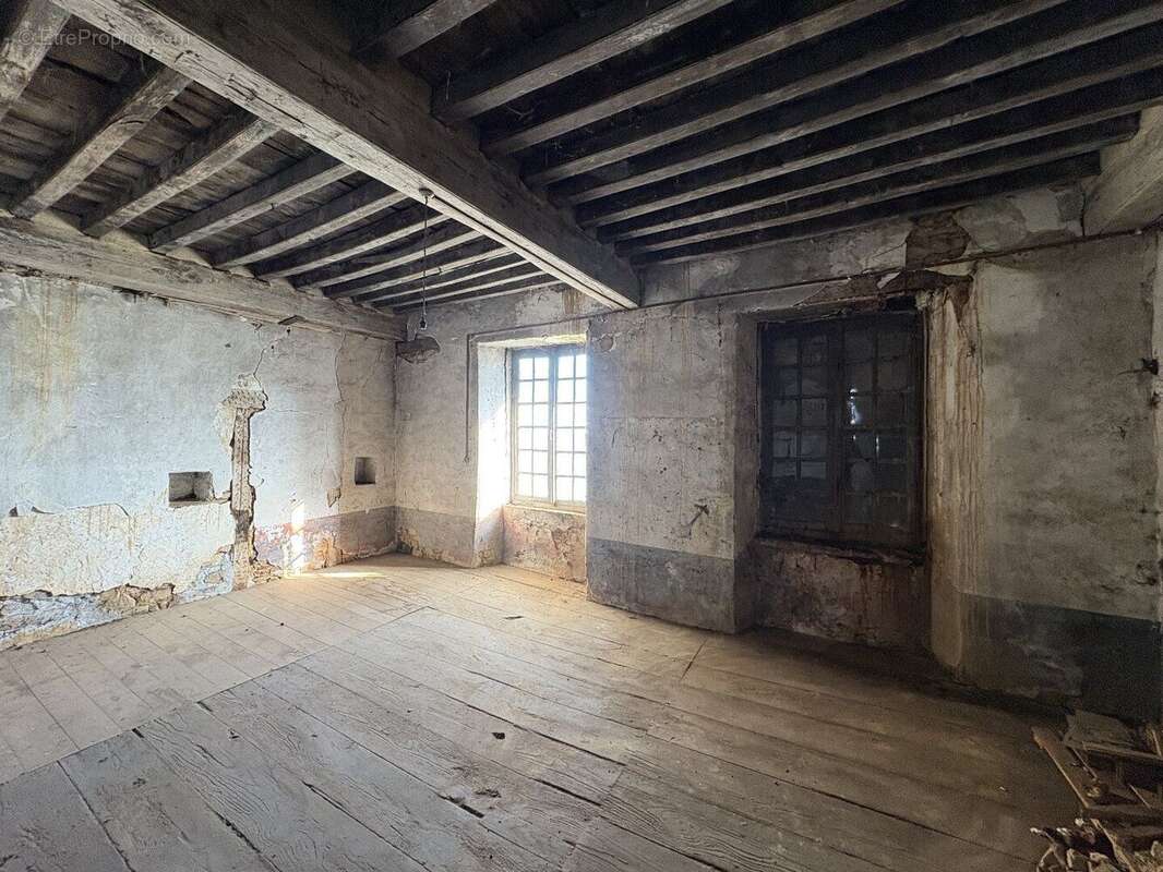 Maison à SALON-LA-TOUR