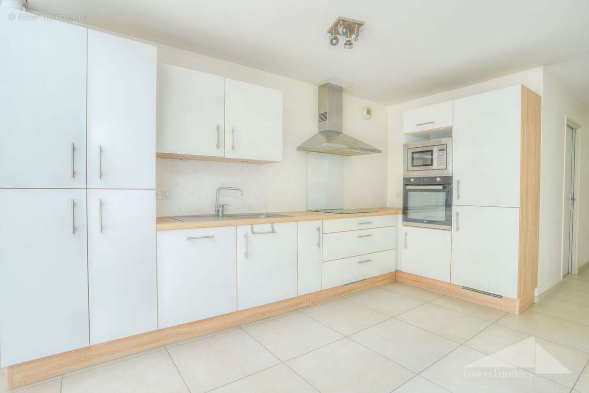 Appartement à SERGY