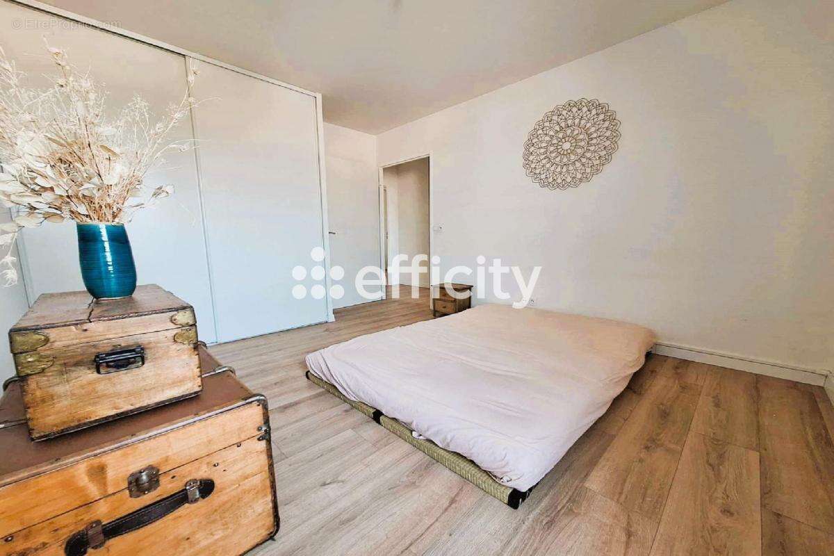 Appartement à SAINT-MAUR-DES-FOSSES