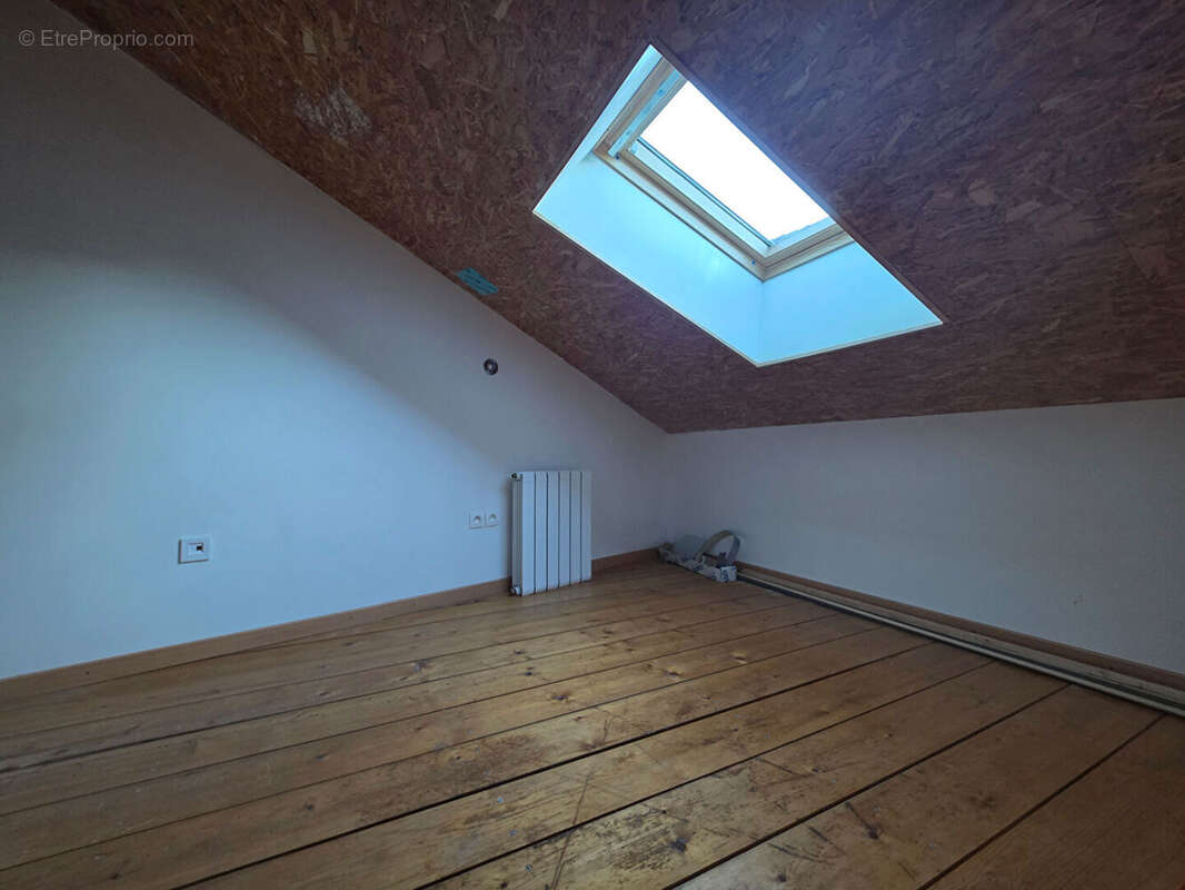 Maison à SAINT-GENIX-SUR-GUIERS