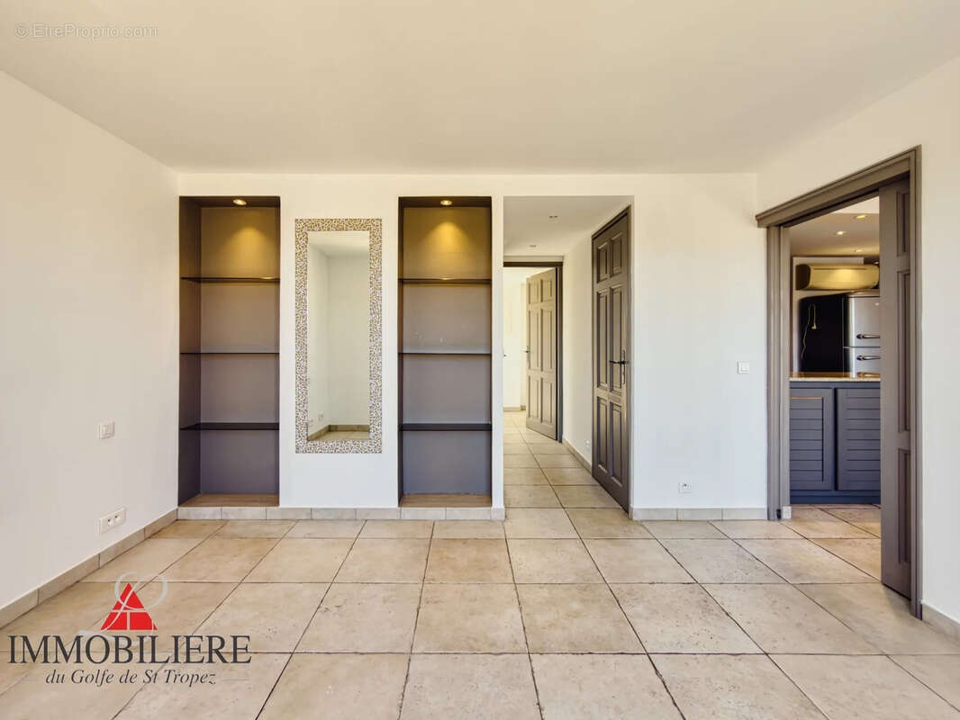 Appartement à COGOLIN