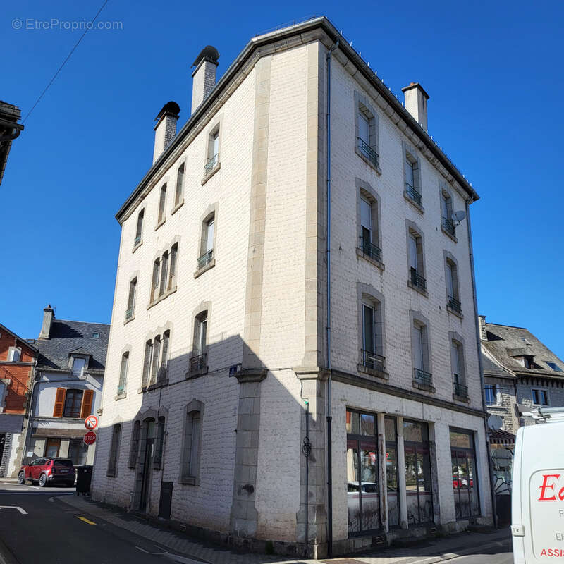 Maison à RIOM-ES-MONTAGNES