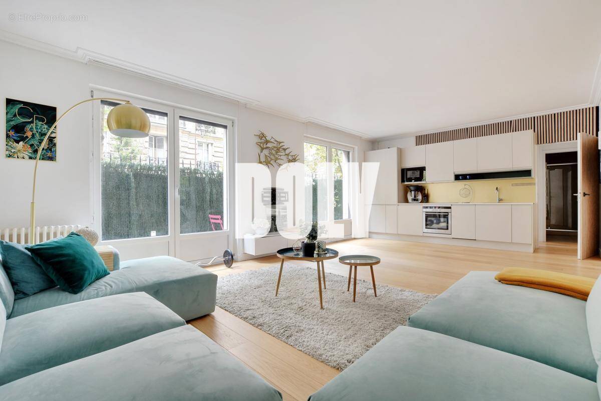 Appartement à NEUILLY-SUR-SEINE
