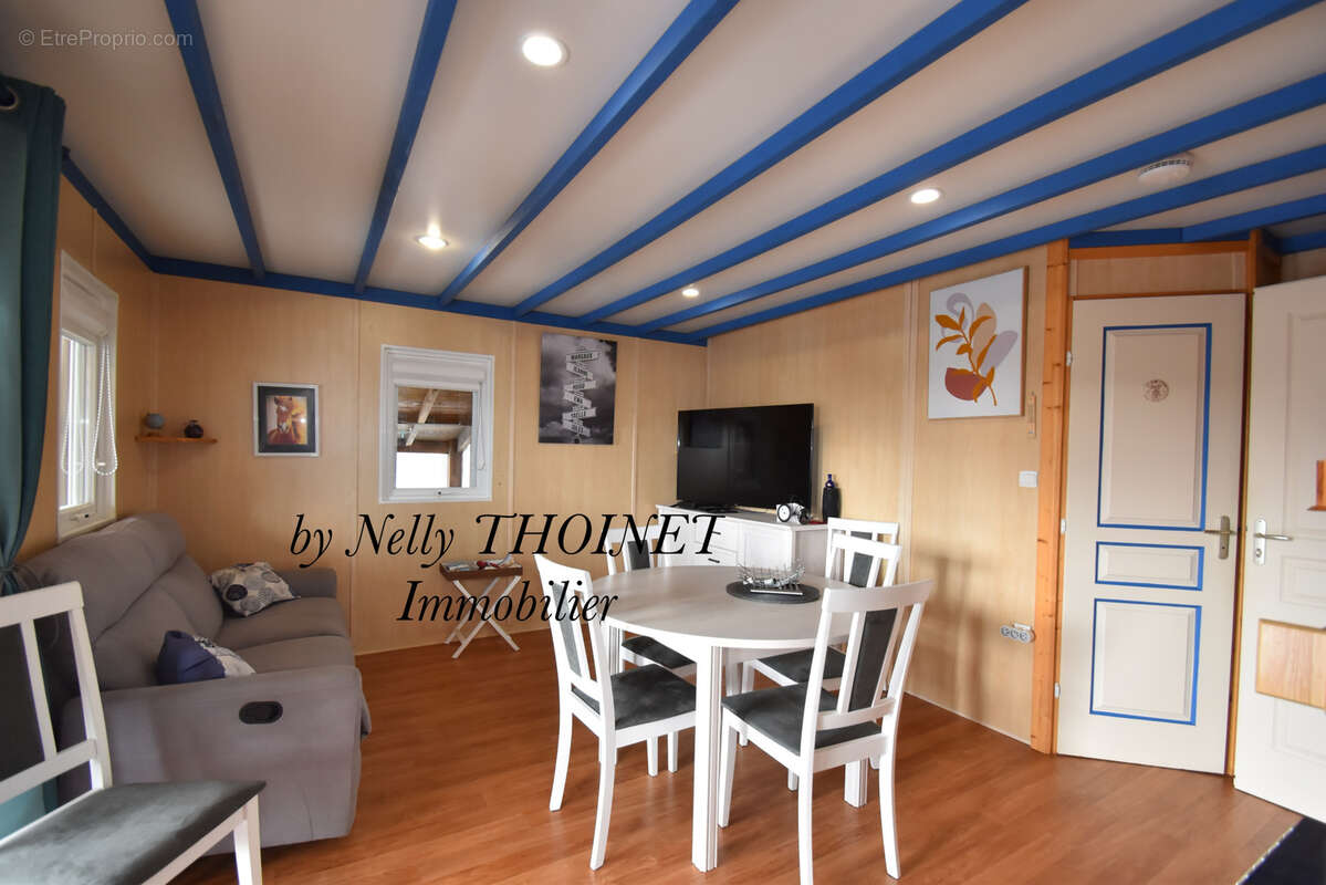 Maison à BESSE-ET-SAINT-ANASTAISE