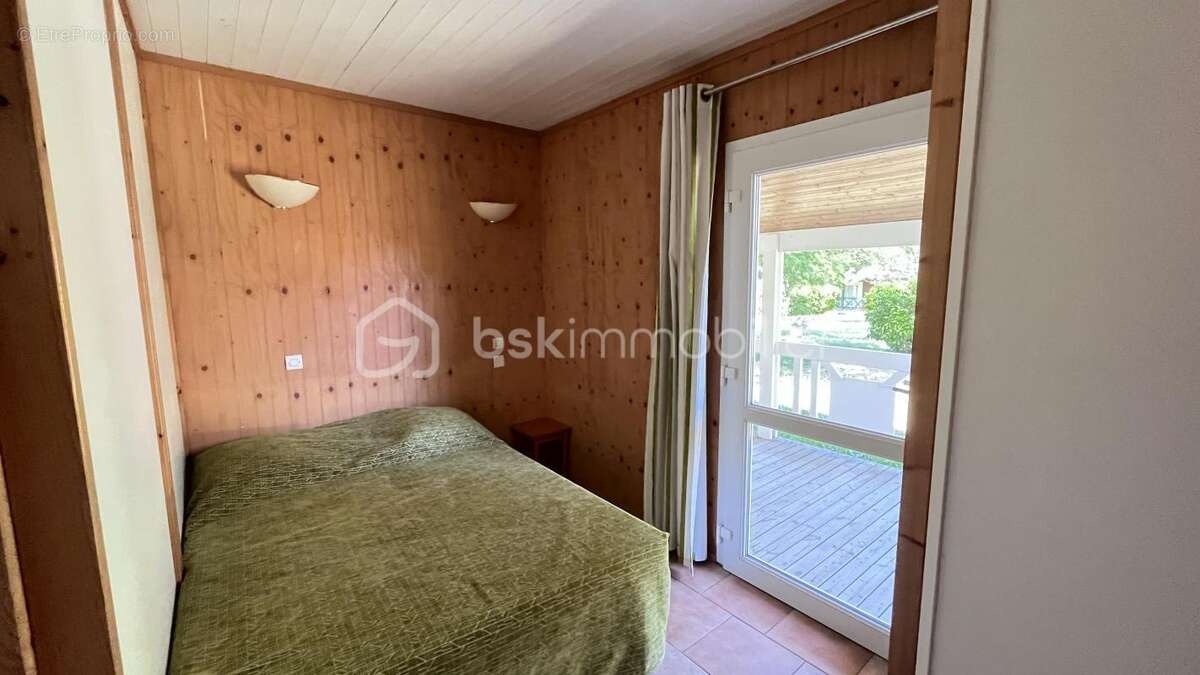 Maison à SAINT-AMAND-DE-COLY